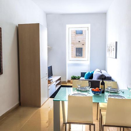 Stylish St.Julians 2 Bedroom Apartment For Rent In The City Centre With Terrace Saint Julian's Luaran gambar