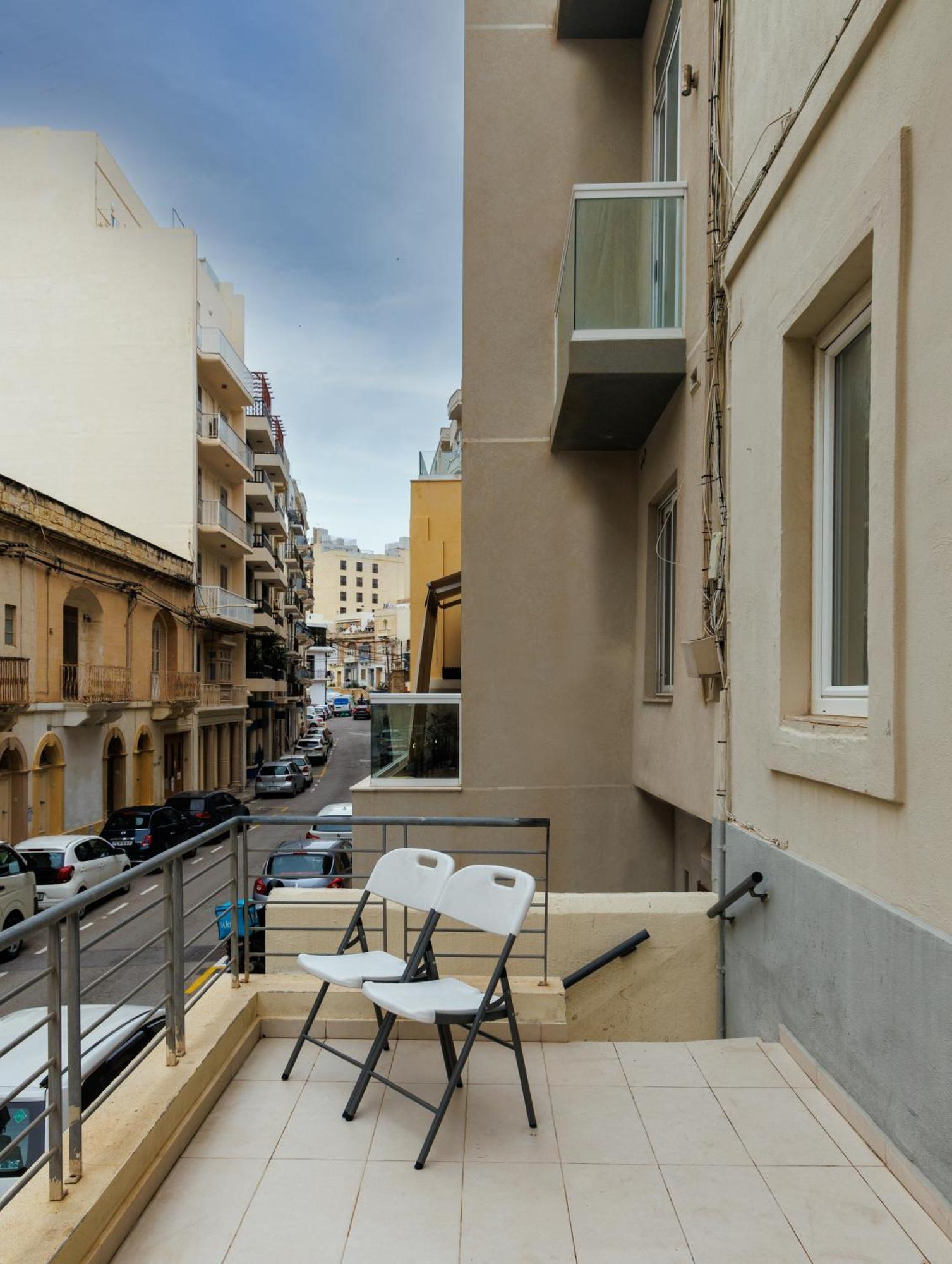 Stylish St.Julians 2 Bedroom Apartment For Rent In The City Centre With Terrace Saint Julian's Luaran gambar